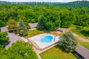 Lake view Luxury Family friendly, nature, hot tub - Image 4