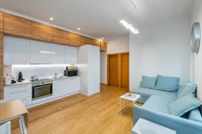 Cozy McDonalds ap by Polo Apartments - Image 2