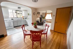 The Brickhouse | Stylish 1 BR Easy DT Access - Image 2