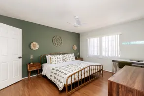 Modern 3 Bedroom Townhome by the Strip Sleeps 8 - Image 3