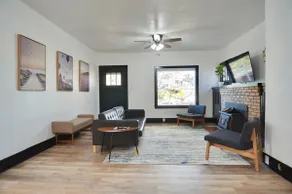 Bright spacious 2 bedroom house next to hospital - Image 4