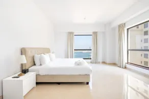 Deluxe Retreat In JBR - Million Dollar View - Balcony - Image 4