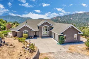 Yosemite Estate: Fire Pit + Hot Tub + Pool + Views - Image 2