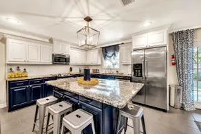 Green Acres District, Sleeps 8, King/Queen - Image 2