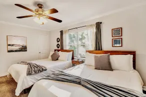 Green Acres District, Sleeps 8, King/Queen - Image 5