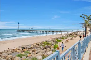 Brightly Beachside - Where Jetty Rd meets the Ocean - Image 5