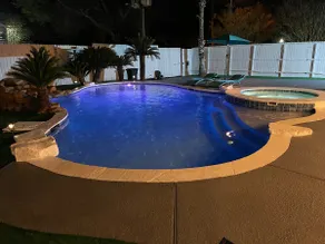 Luxury Cozy House with Heated Pool - Image 3
