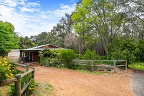 Magical private retreat borders a National Park - Image 2