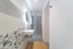 Apartment in the Heart of the City - Image 3