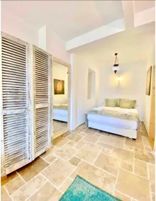 Charming Triplex Villa w Amazing Seaview - Image 4