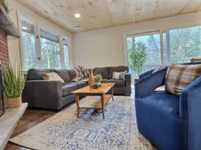 BearHaus-Fireplace, HUGE indoor Hot Tub, Sleeps 14 - Image 5