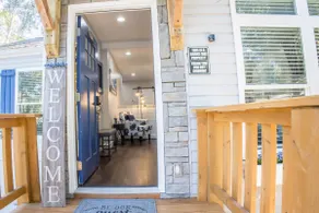Rainbow Bungalow Apartment near Downtown/Airport - Image 5