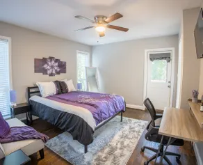 Rainbow Bungalow Apartment near Downtown/Airport - Image 3