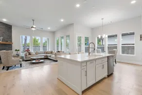 Unique opportunity Brand new 4 bdr house Creekside - Image 5