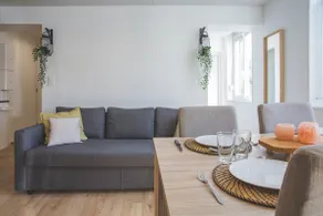 Beautiful bright apartment close to the city center - Image 3