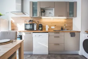 Beautiful bright apartment close to the city center - Image 2