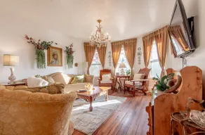 Relaxing Farmhouse, pet friendly, walk to town - Image 2