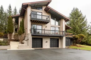 Private, Elegant Chalet w/ A Breathtaking View - Image 2