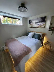 Cozy 1-bedroom home away from home - Image 4