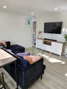 Cozy 1-bedroom home away from home - Image 2