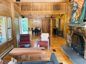 Cheerful Log Cabin for memorable family moments. - Image 3