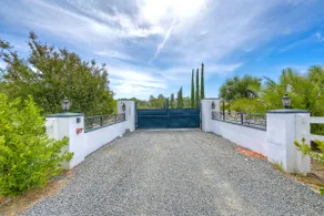 OLIVE MANOR - LUXURY IN THE HEART OF WINE COUNTRY - Image 2