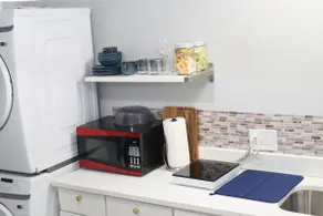 Guest suite in Hillandale - Image 5