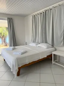 Beachfront 3 bedroom 2 bath house - Image 3