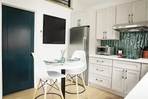A lovely lofted 1-bed/1-bath in Seattle - Image 3