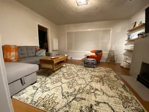 Cozy 2 bedroom close to Whyte ave and University. - Image 2