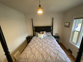 Cozy 2 bedroom close to Whyte ave and University. - Image 4