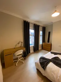 Charming 4 Bed Home, City Centre, Parking & WIFI - Image 2