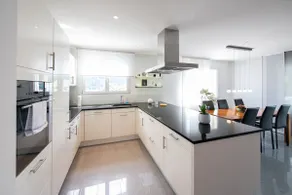 Spacious 3.5 room apartment - parking included - Image 4