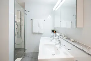 Spacious 3.5 room apartment - parking included - Image 5