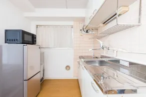 5 minutes direct to Shibuya! 7 minutes walk from Sankenchaya Station, great location for sightseeing - Image 4