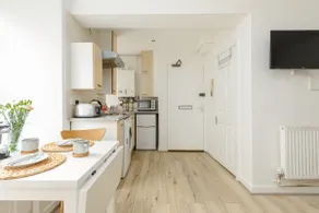 Old Town Studio Apartment - 5mins from Grassmarket - Image 3