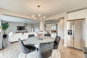 Carmel/Noblesville Fully Stocked Beautiful Home - Image 5