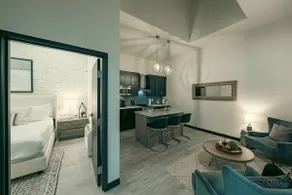 Modern Suite ~ Above Starbucks ~ Fast Wi-fi - Image 5
