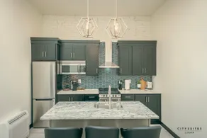 Modern Suite ~ Above Starbucks ~ Fast Wi-fi - Image 3