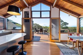 Sandpiper private treehouse with deck spa - Image 2