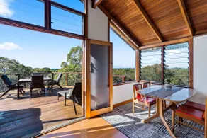 Sandpiper private treehouse with deck spa - Image 4