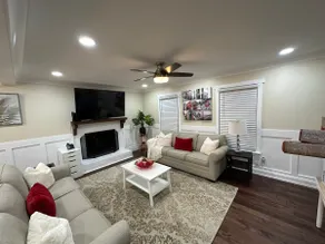 Spacious updated 4 bedroom on greenway - Image 5