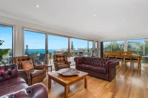 Sea-Eagle Sanctuary - views, pool, stroll to beach - Image 3