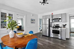 Hillside2-King Bed|Fast Wi-Fi|Cozy|65”TV|Near Hosp - Image 4