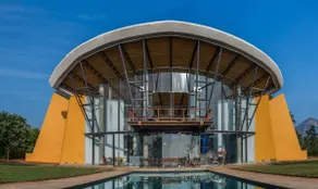 SaffronStays Solasta - 2BR luxury villa with black marble infinity pool, lotus pond & dam views in Mulshi - Image 5