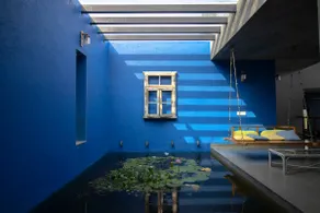 SaffronStays Solasta - 2BR luxury villa with black marble infinity pool, lotus pond & dam views in Mulshi - Image 4