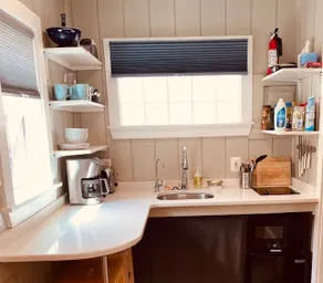 Cozy Cabin in the City on Cap Hill - Image 3