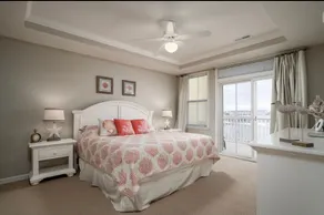 Spacious 3BD 2Bath Condo with Water View on Sunset Island - Image 3