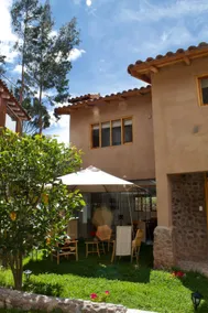Eucalyptus House, swimming pool - Image 2