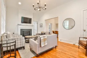 Location! Next to UGA in Heart of Five Points! - Image 4